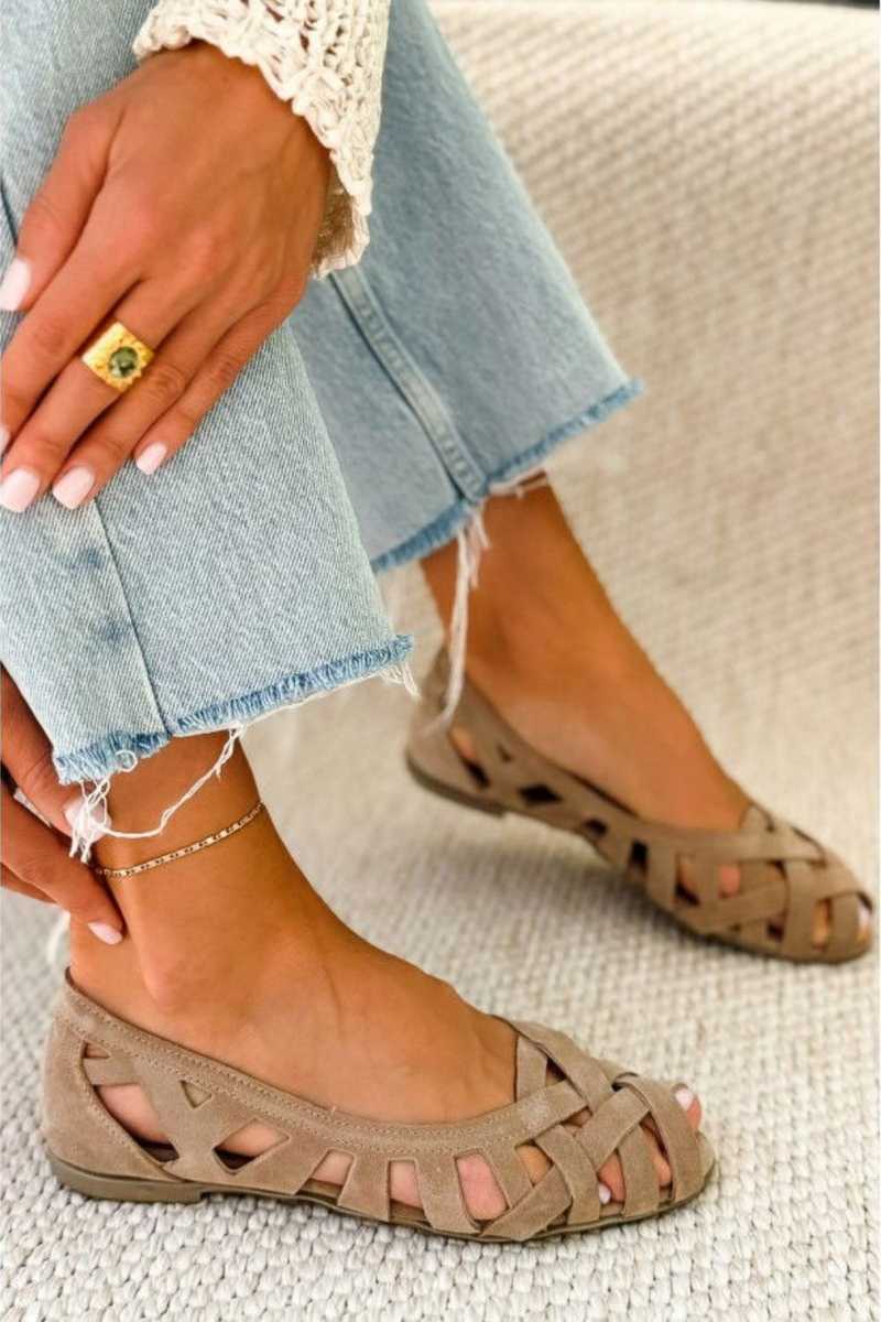 Women's Strappy Sandals | Go-Anywhere