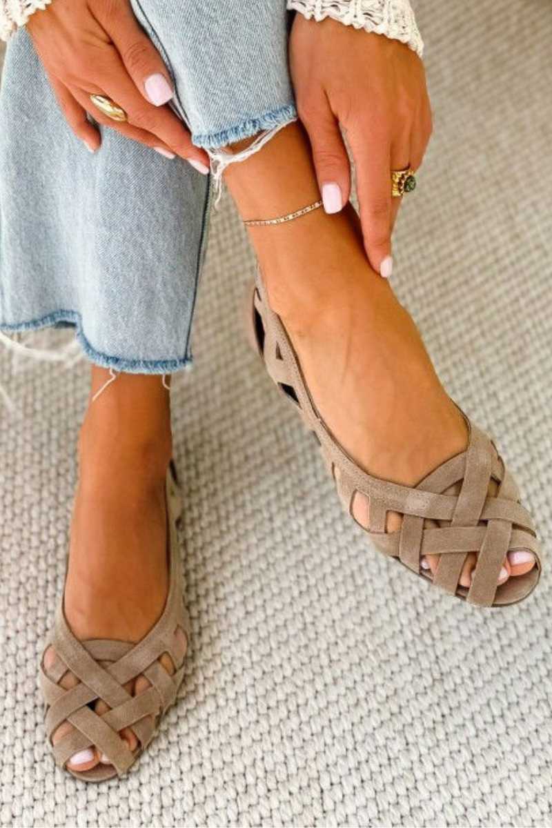 Women's Strappy Sandals | Go-Anywhere