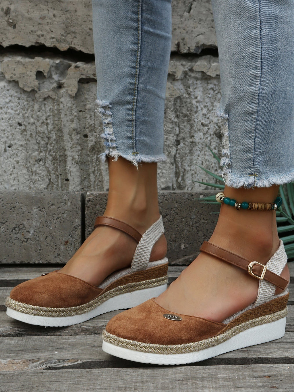 Women's Strappy Sandals | Woven Cushioned