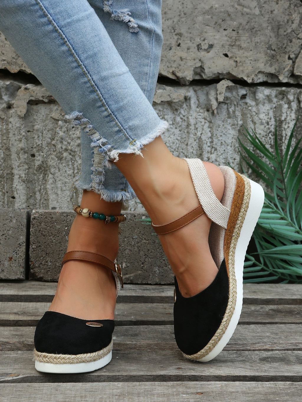 Women's Strappy Sandals | Woven Cushioned